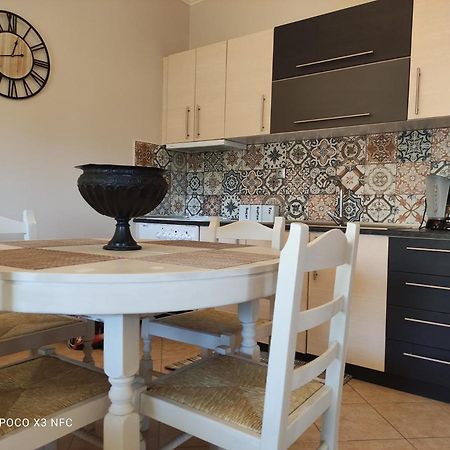 Eliza Apartment Ліксурі Екстер'єр фото